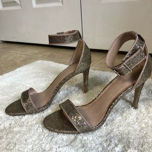 Mix No. 6 Gold Glitter Heels. Size 8